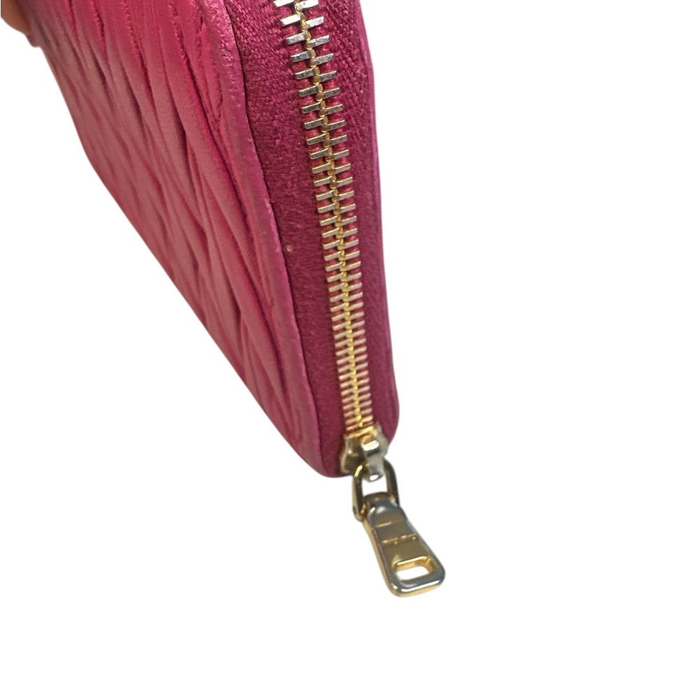 Miu Miu Pink Quilted Matellase long zip Wallet with Gold Accents - Picture 2 of 9